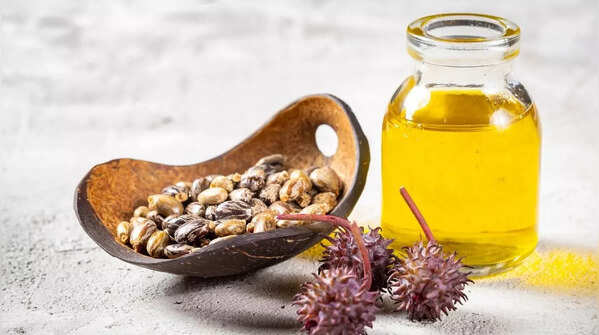 Warm castor oil: The ultimate root hug