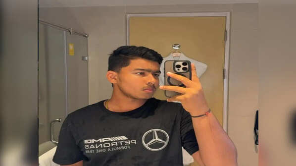 Mirror selfies