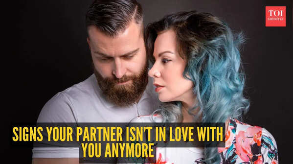 Signs your partner is losing interest in you