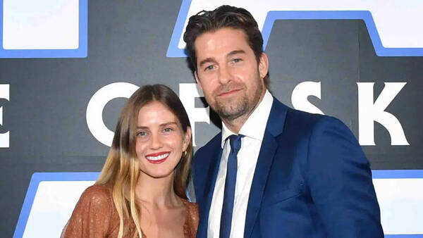 Scott Speedman Photos