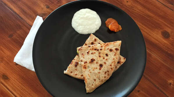 Oats Paneer Paratha