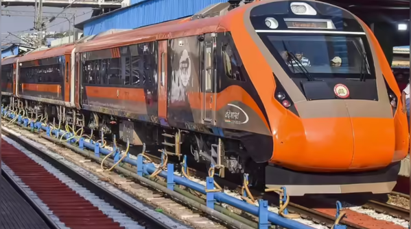 Passenger capacity and speed of Vande Metro