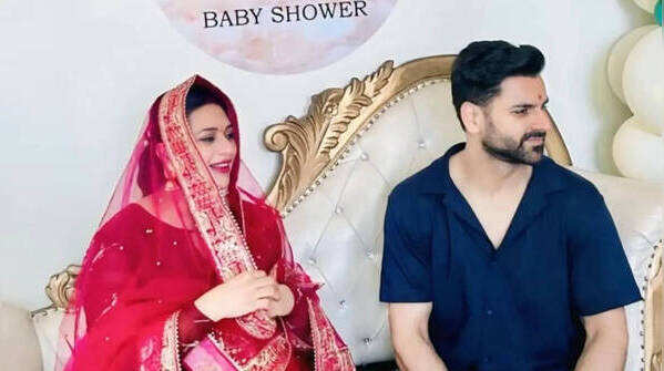 Divyanka gets emotional as Vivek surprises her