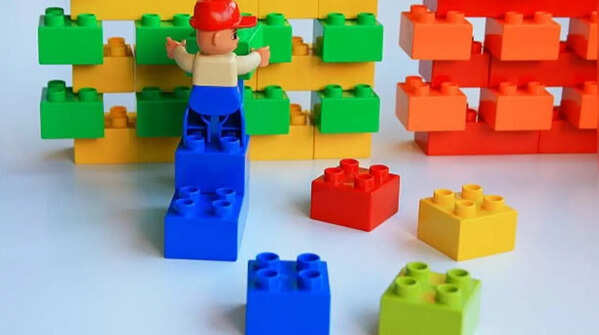 Building blocks and the Lego game
