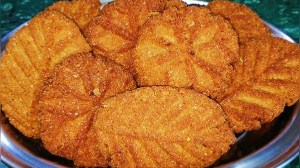 Thekua and sweet laddoos