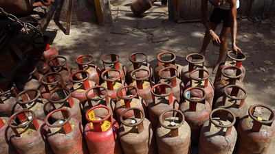 LPG Crisis in India News Live Update: Govt says petrol, diesel stocks adequate, no dry-outs at LPG agencies - The Times of India