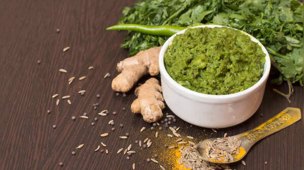 Sattu and Coriander Chutney