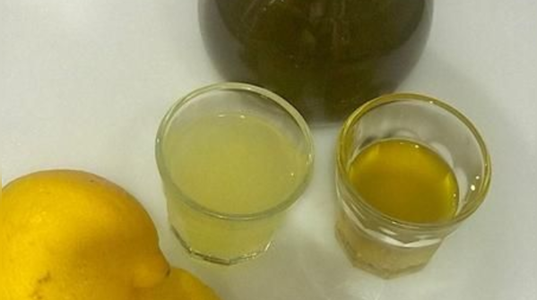 How does lemon juice help in the process?