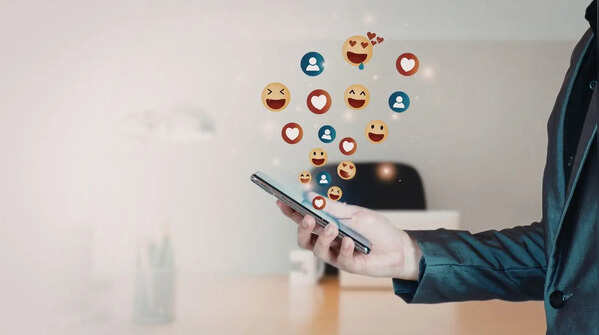 Emojis and exclamation points: The flirt floodgates
