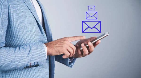 They reply quickly: They're prioritising you