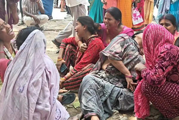 Shitala Mata Temple Stampede: Tragic Stampede at Bihar's Sheetalashtami  Temple: 8 Dead, 6 Injured | Patna News - The Times of India