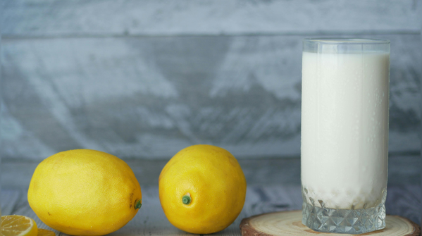 Lemon with milk