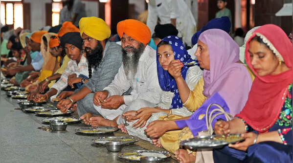 Importance of langar in Sikhism