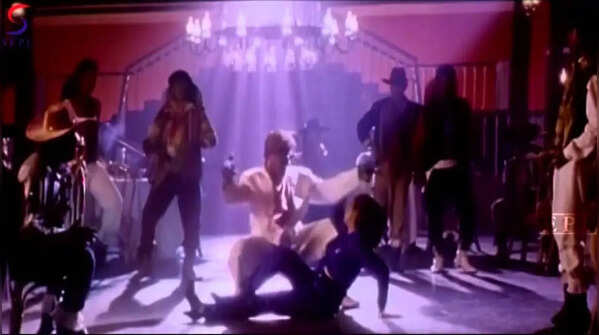 ‘Muqabala Muqabala’ from ‘Kadhalan’