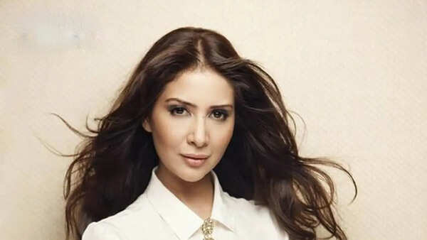 Kim Sharma Photos