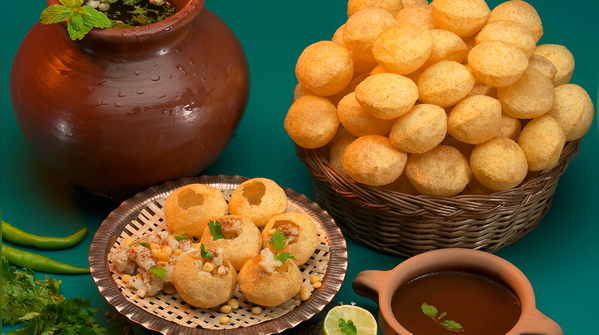6 pani puri water recipes to make the ultimate street-style golgappa at home