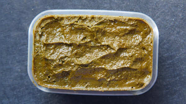 Prepare freezer-friendly Indian curry paste