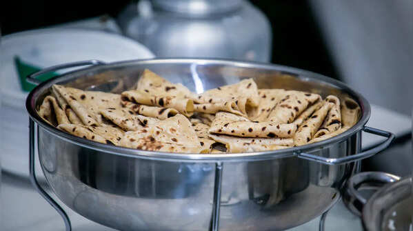Tip 4: Use a plate or a stand