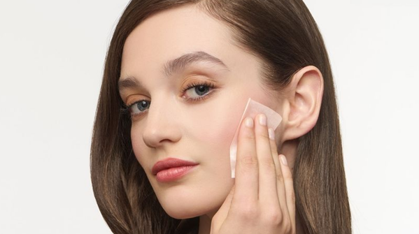 Ditch handkerchiefs and start using blotting papers