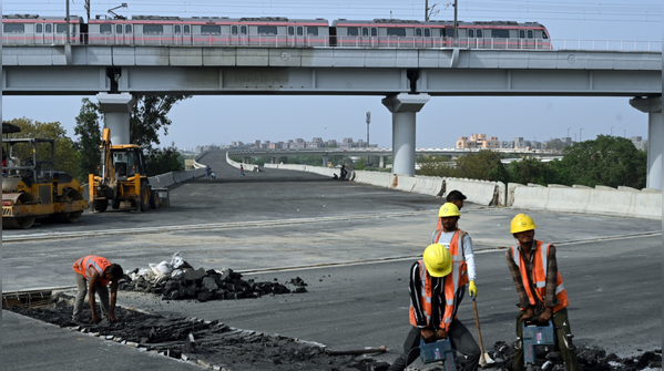 Compensation deadlock: Rs 17 lakh vs Rs 3 crore per acre