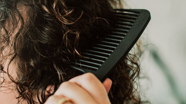 Use anti-breakage combs