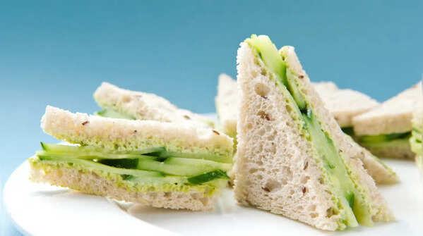 Kheera Tamatar Sandwich