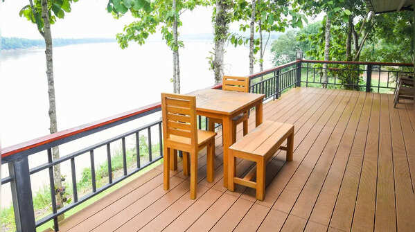Bench seating with storage layout