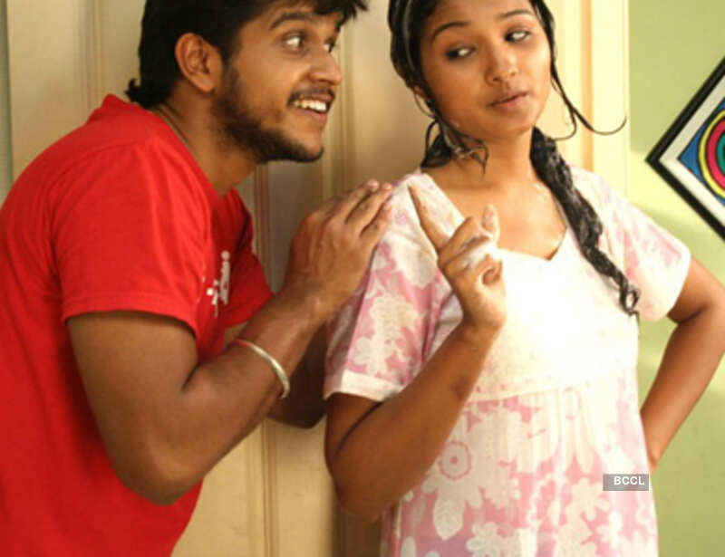 'Aayiram Muthangaludan Thenmozhi'