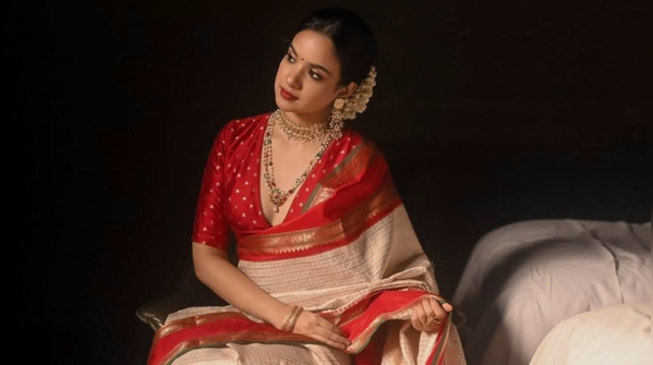 ‘Laal’ of Alta – Red and White Silk Saree