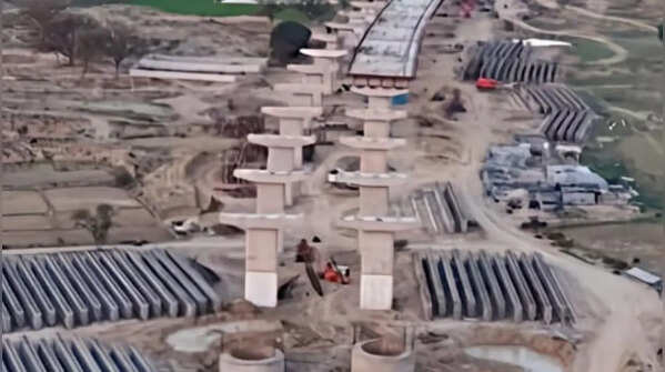 Six-lane bridge over Ganga
