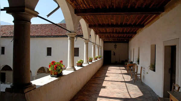 Climate-responsive orientation and layout