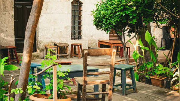 Use of natural and local materials