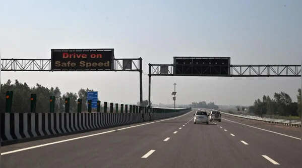 Link 5.5km ahead Jajmau bridge