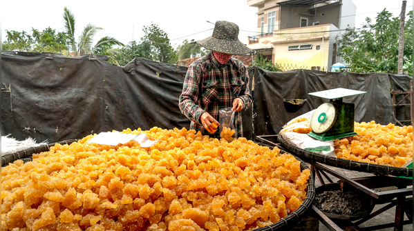 2. Jaggery: Rich mineral content sweetener