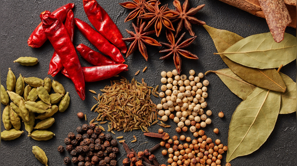 Hard spices in bulk