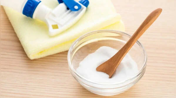 Baking soda solution helps to repel pests
