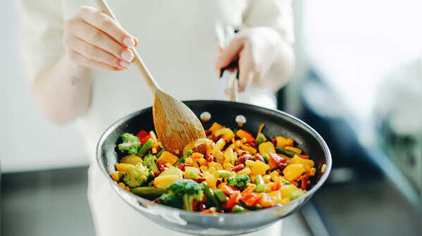 Green and red food combinations that boost nutrient absorption instantly