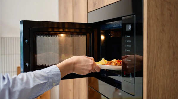 Microwave Oven