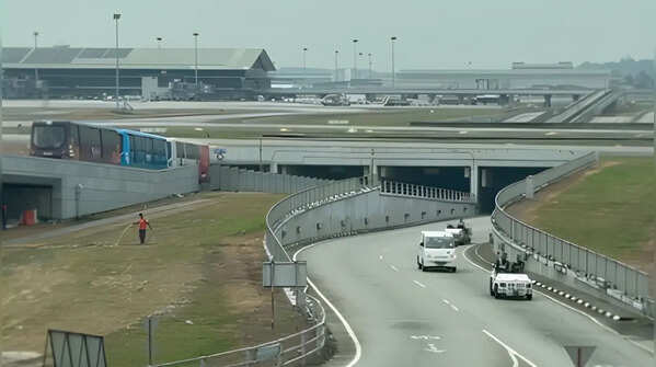KLIA uses Ekspres Air Train system