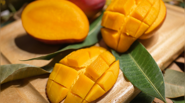 Do mangoes really “heat” the body?