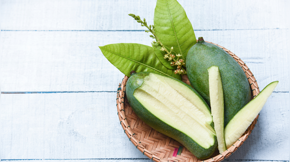 Raw mango: Sour taste, slower sugar rise