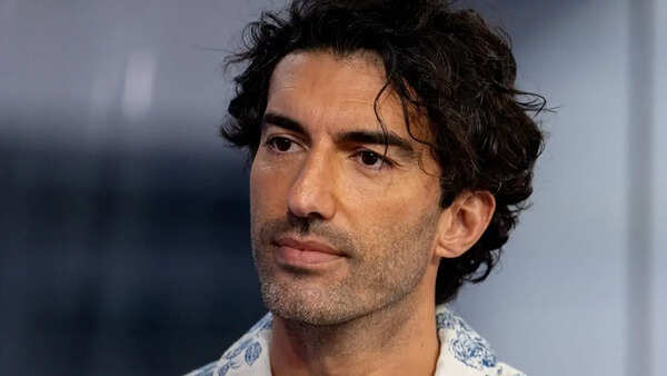 Justin Baldoni Photos