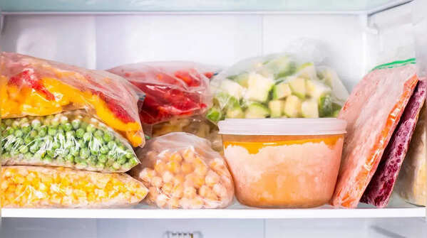 Divide and cool food before freezing