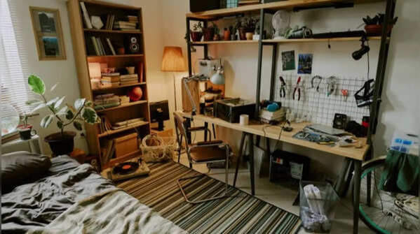 Ensure adequate organisation and order in the room