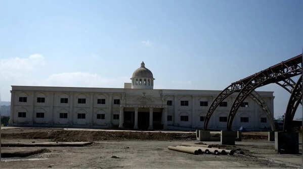 Kharegaon toll naka project draws attention