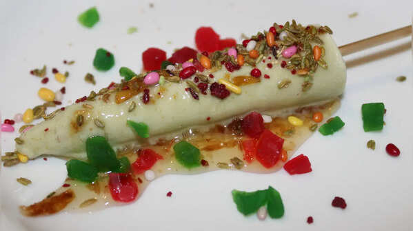Dessert: Bajra Gud Churma Doda, Saunfiya dona, and malai kulfi