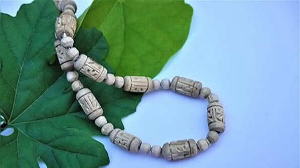 Who should wear Tulsi Maala?