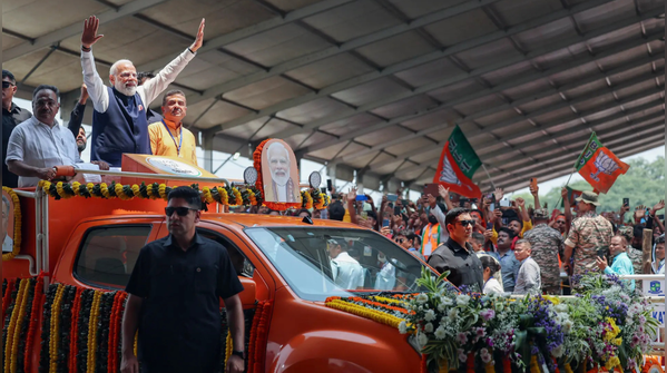 PM Modi attends Bengal swearing-in