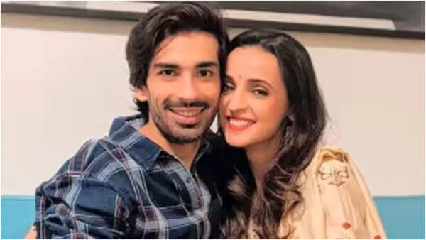 Sanaya Irani Photos
