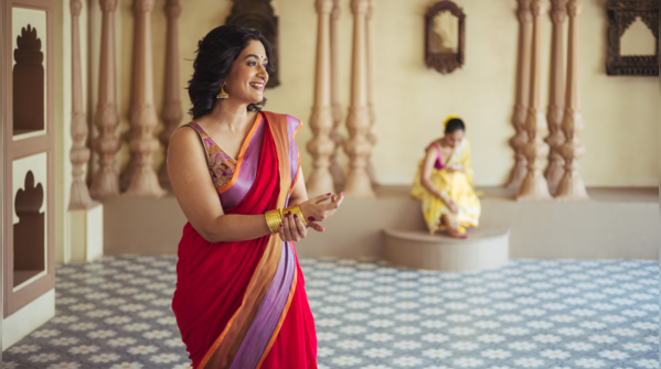 A soft linen saree for the mom who loves comfort over drama